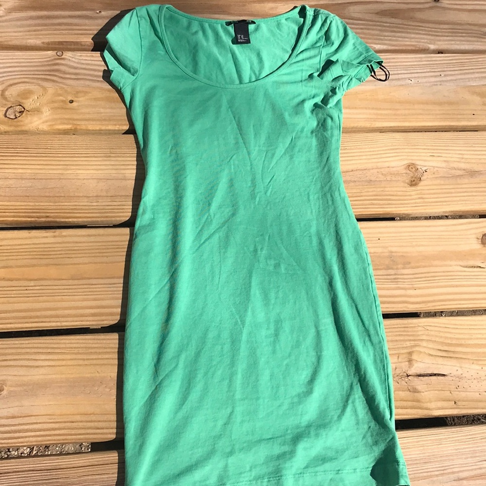 H & M basic green form fitting dress
